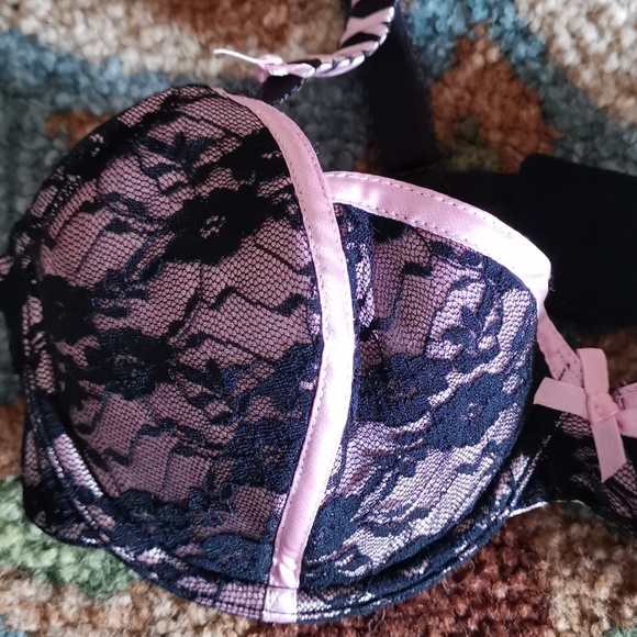 Sophie B. Lace Bra - Picture 3 of 9